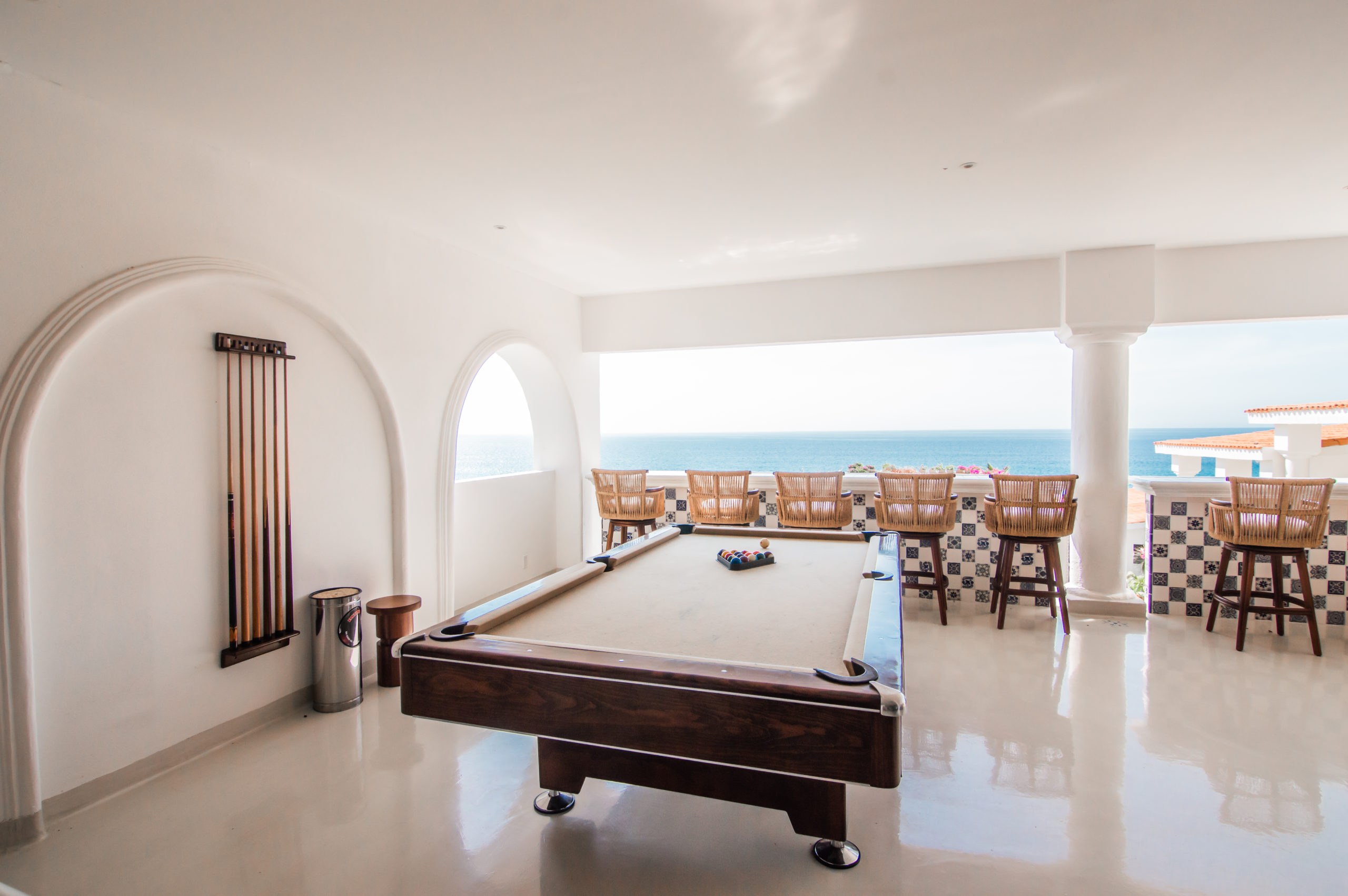 Mar del Cabo pool table