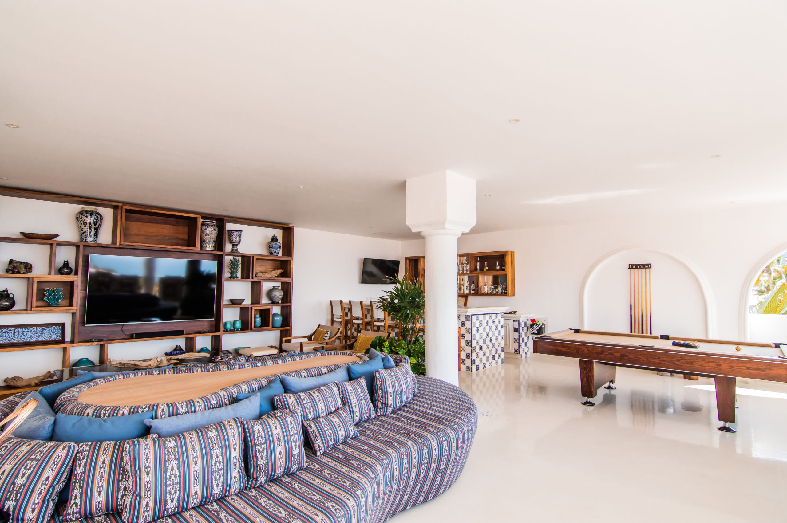 Mar del Cabo lobby bar