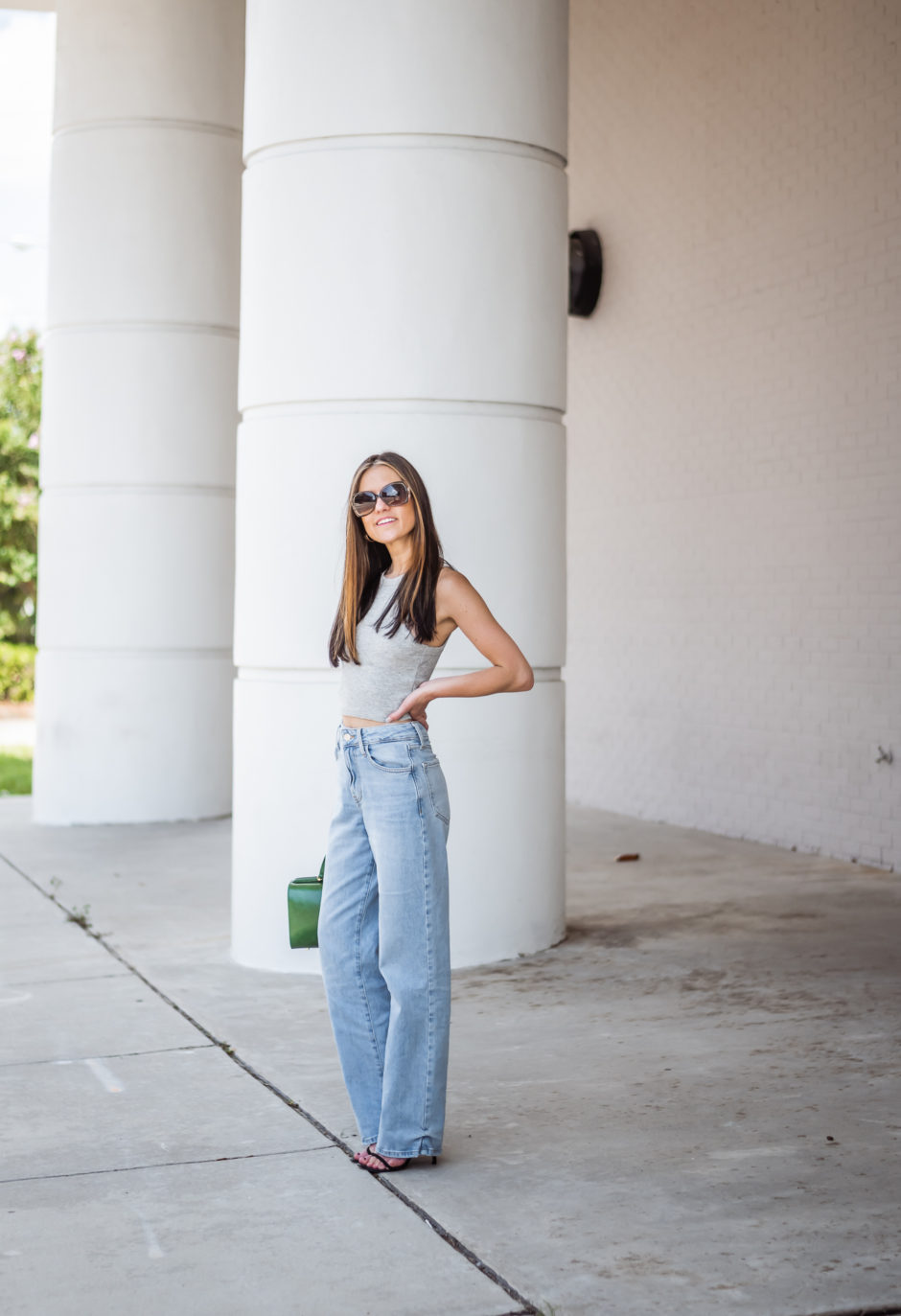 how to wear 90s jeans