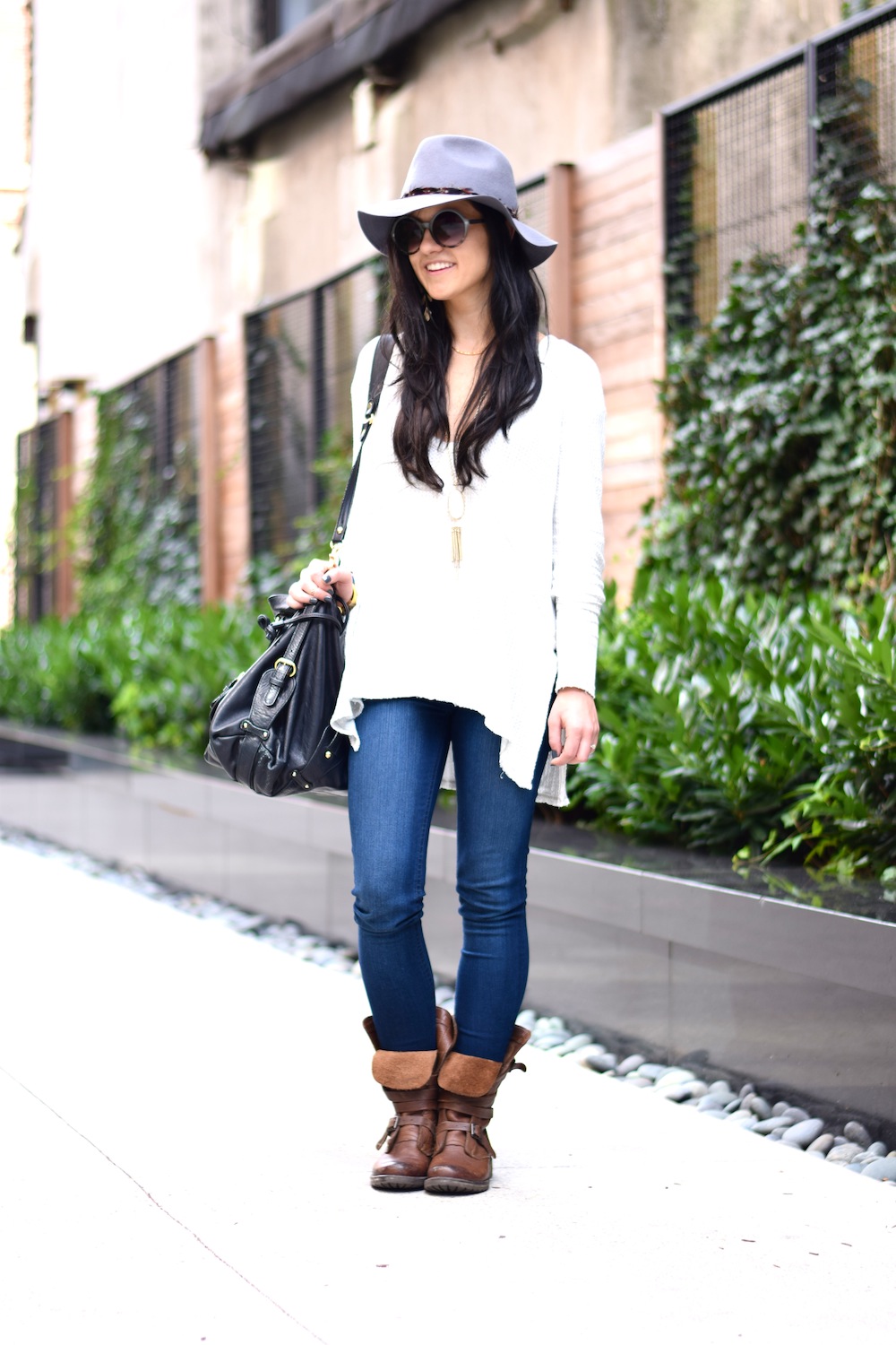 Trendy Travel Outfit