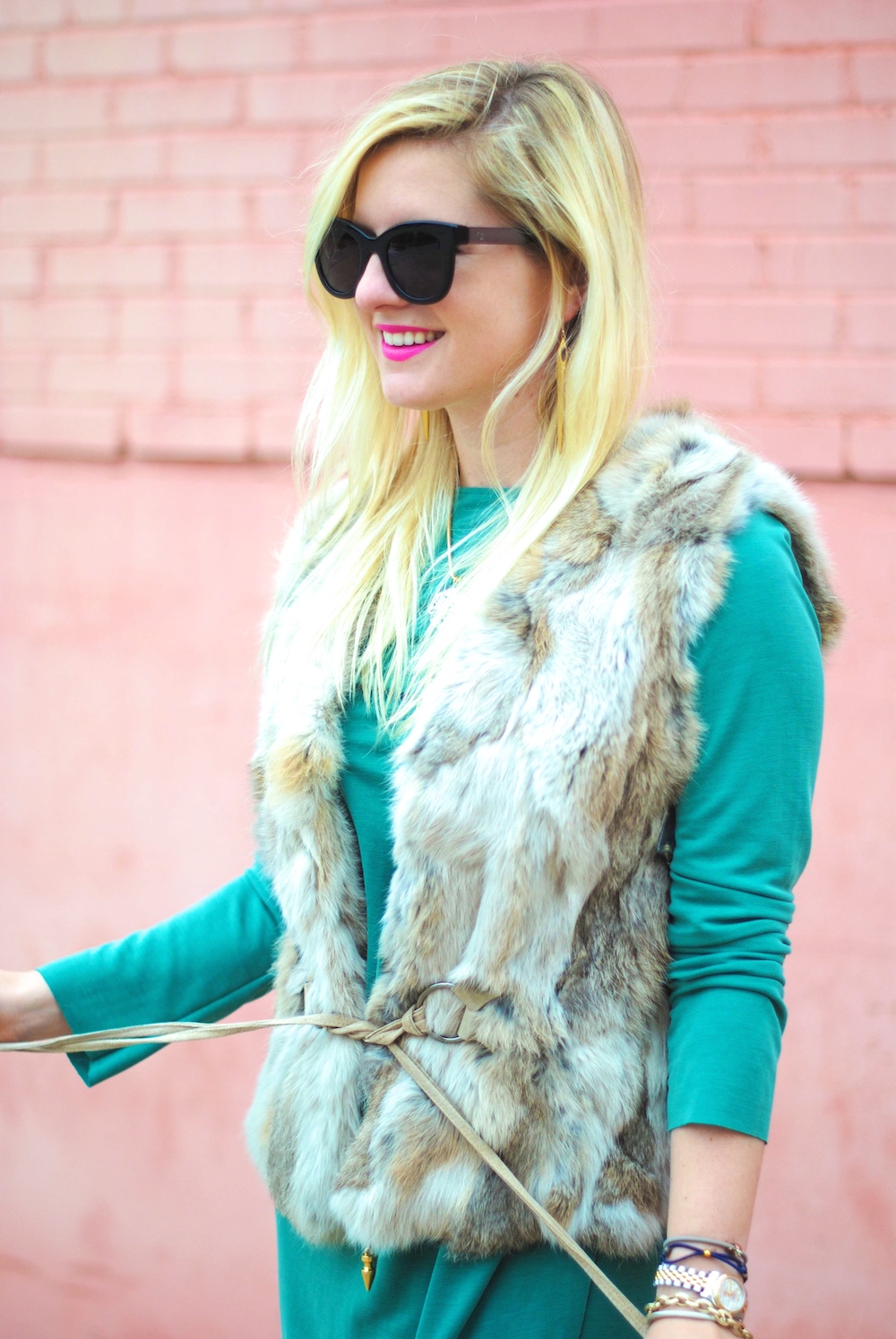 tie fur vest