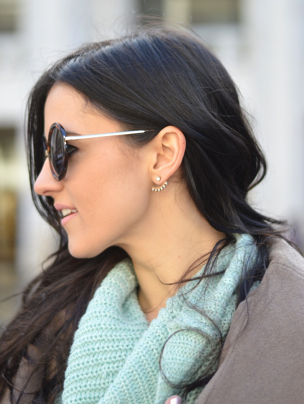 ear crawler earring trend