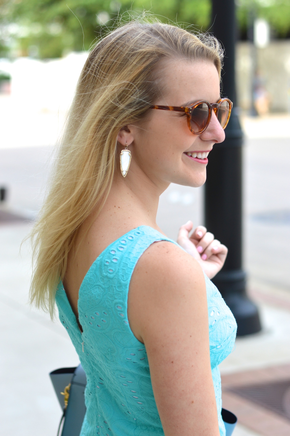white kendra scott earrings