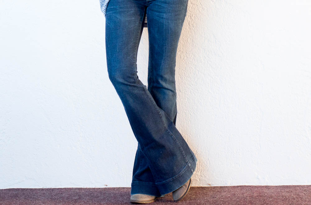 banana republic striped tee infinity scarf flare jeans-7
