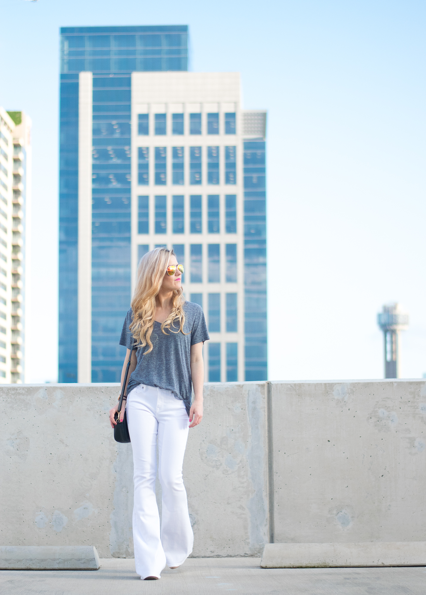 white jeans and gray tshirt