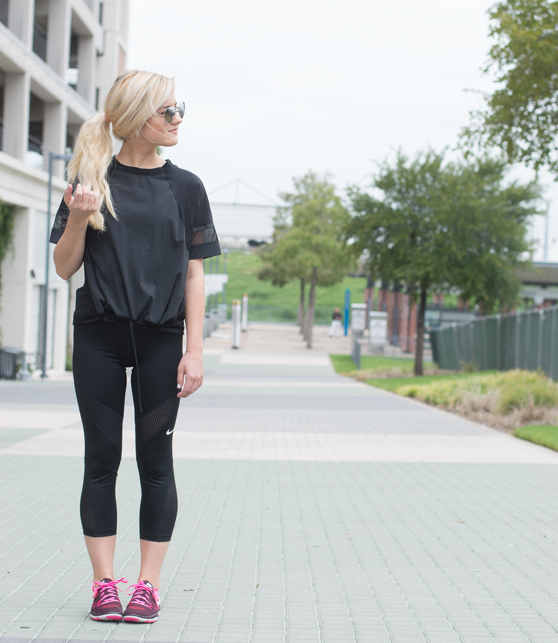 chic workout outfit