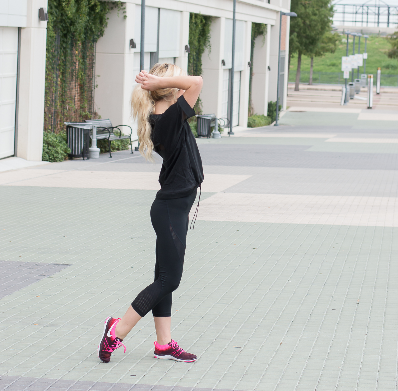 black chic running outfit