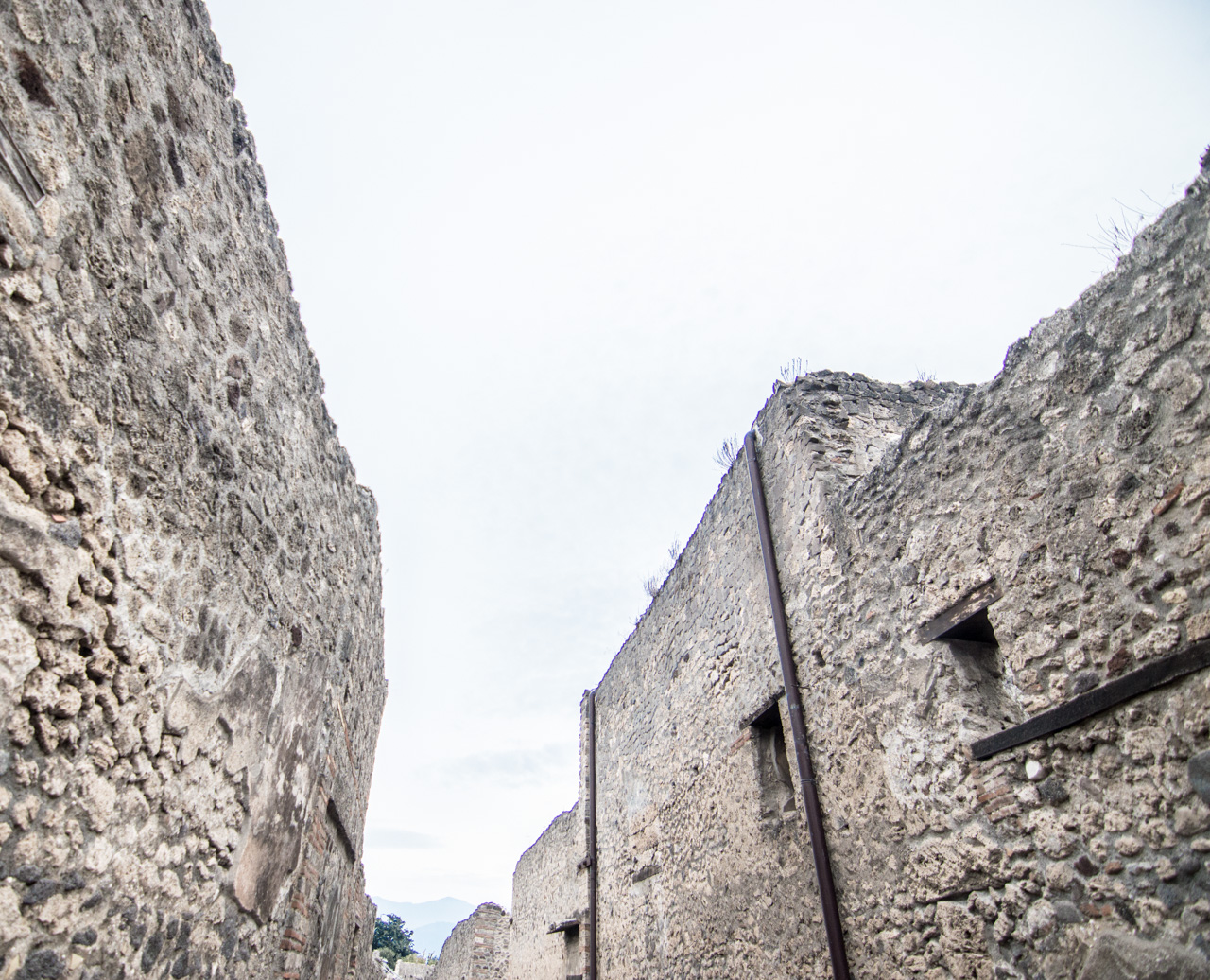 pompeii-ruins-italy