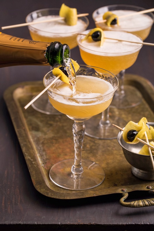 sparkling-bees-knees-new-years-eve-champagne-cocktails