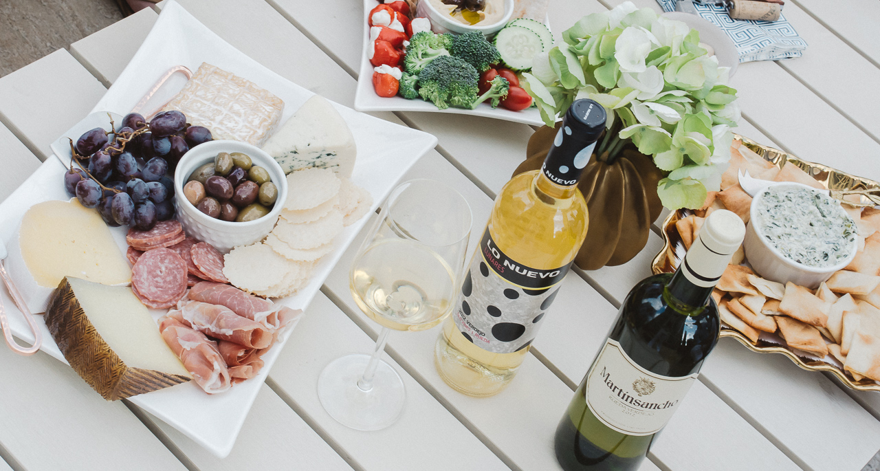 How To Plan A Wine Happy Hour