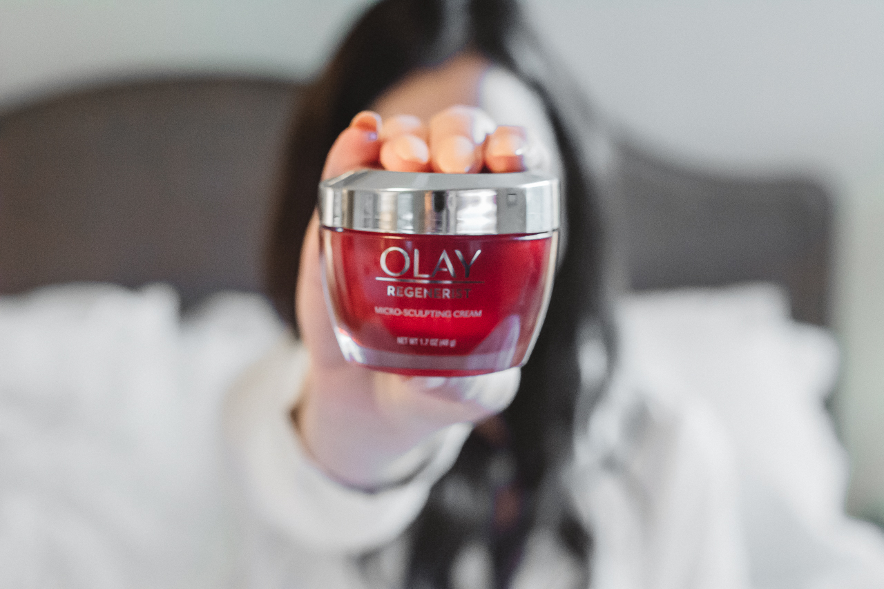 Olay Regenerest Micro-Sculpting Cream (13 of 20)
