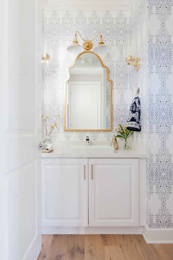 elegant-blue-white-bathroom-wallpaper