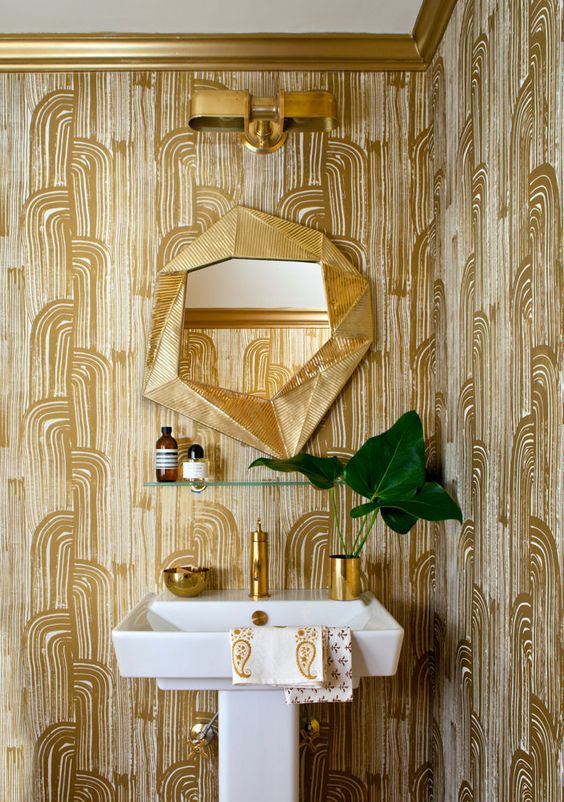 25 Chic Ways To Use Wallpaper In A Guest Bathroom