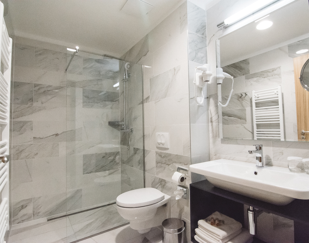 Urban Hotel Ljubljana Bathroom
