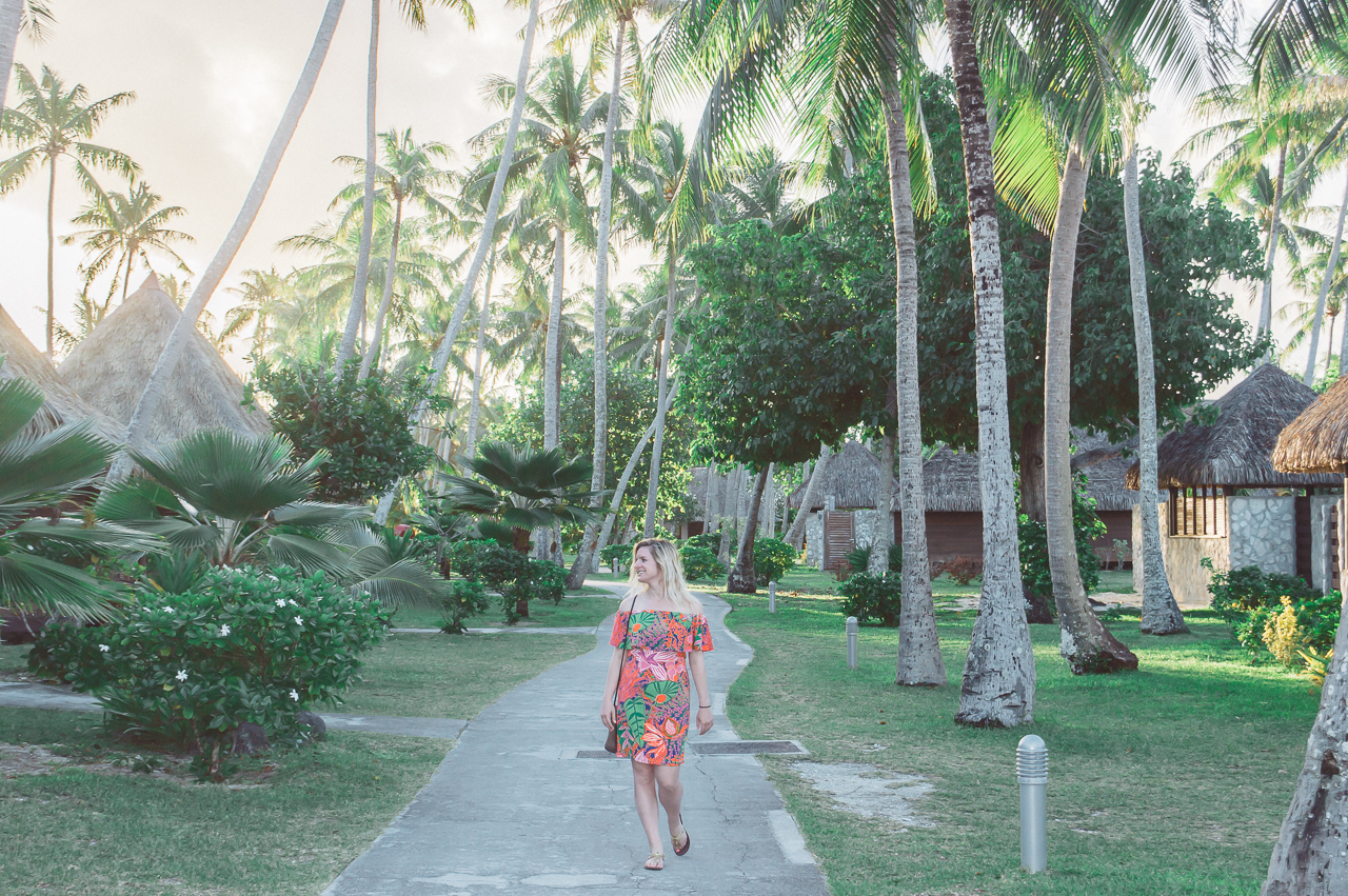 Hotel Kia Ora Rangiroa French Polynesia Outfit