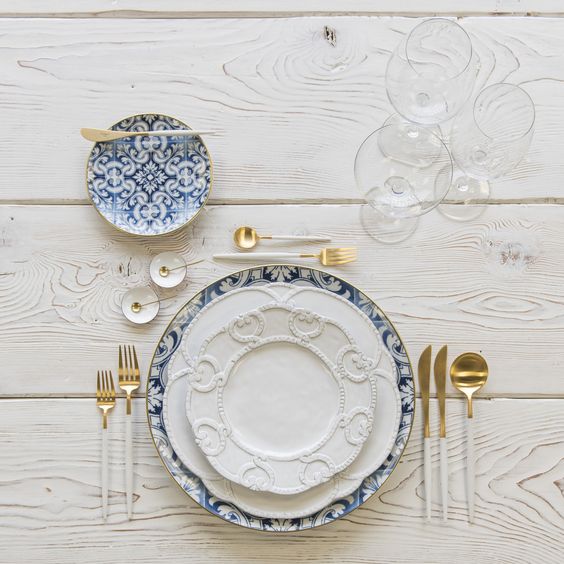 mixed metal gold and white table setting