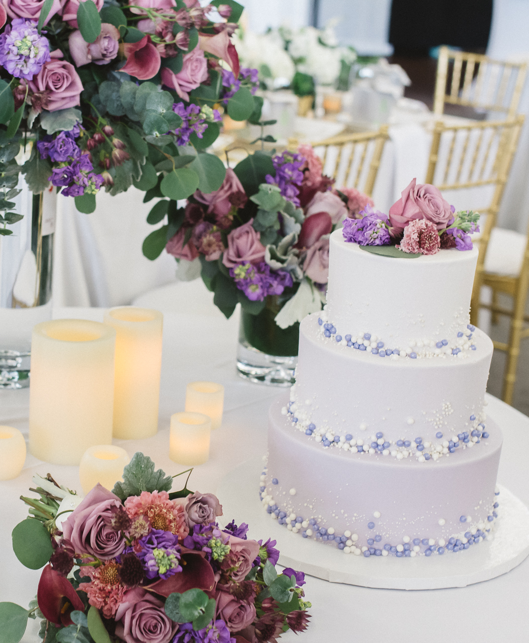 Lavender and Dusty Rose Wedding Cake Flowers Table Setting