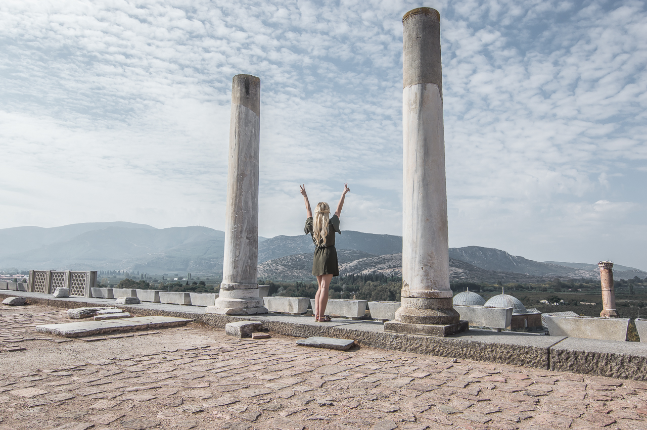 how to travel solo