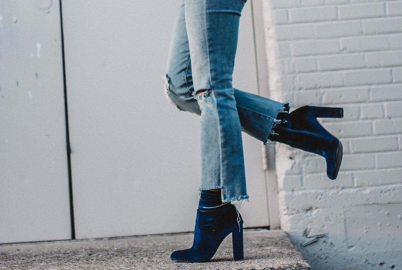 How to wear blue velvet booties