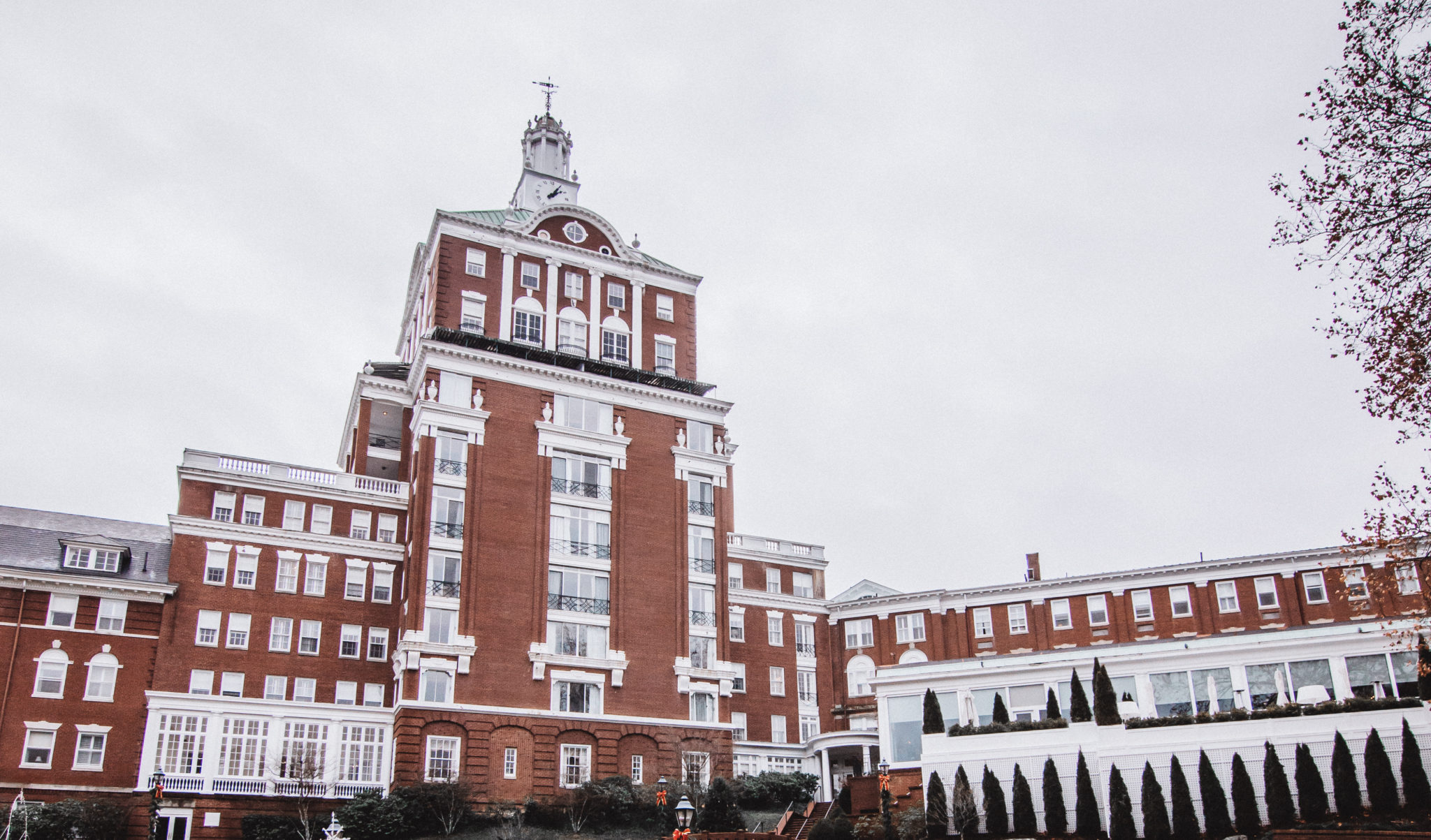 omni-homestead-resort-virginia-exterior