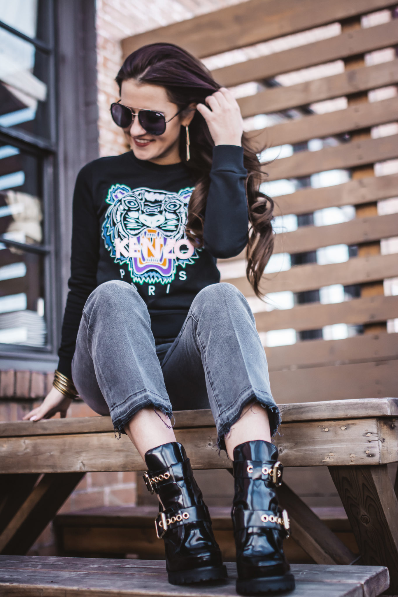 12 Chic Sweatshirts For Lazy Days