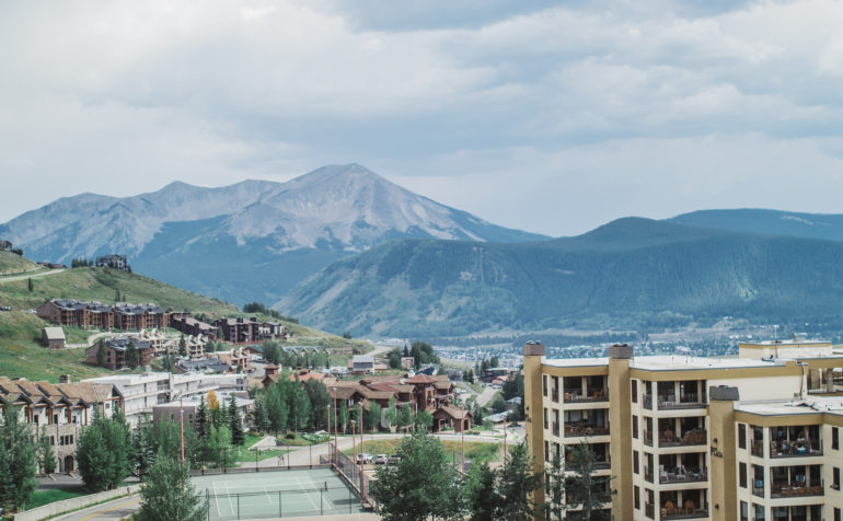 where to stay in crested butte