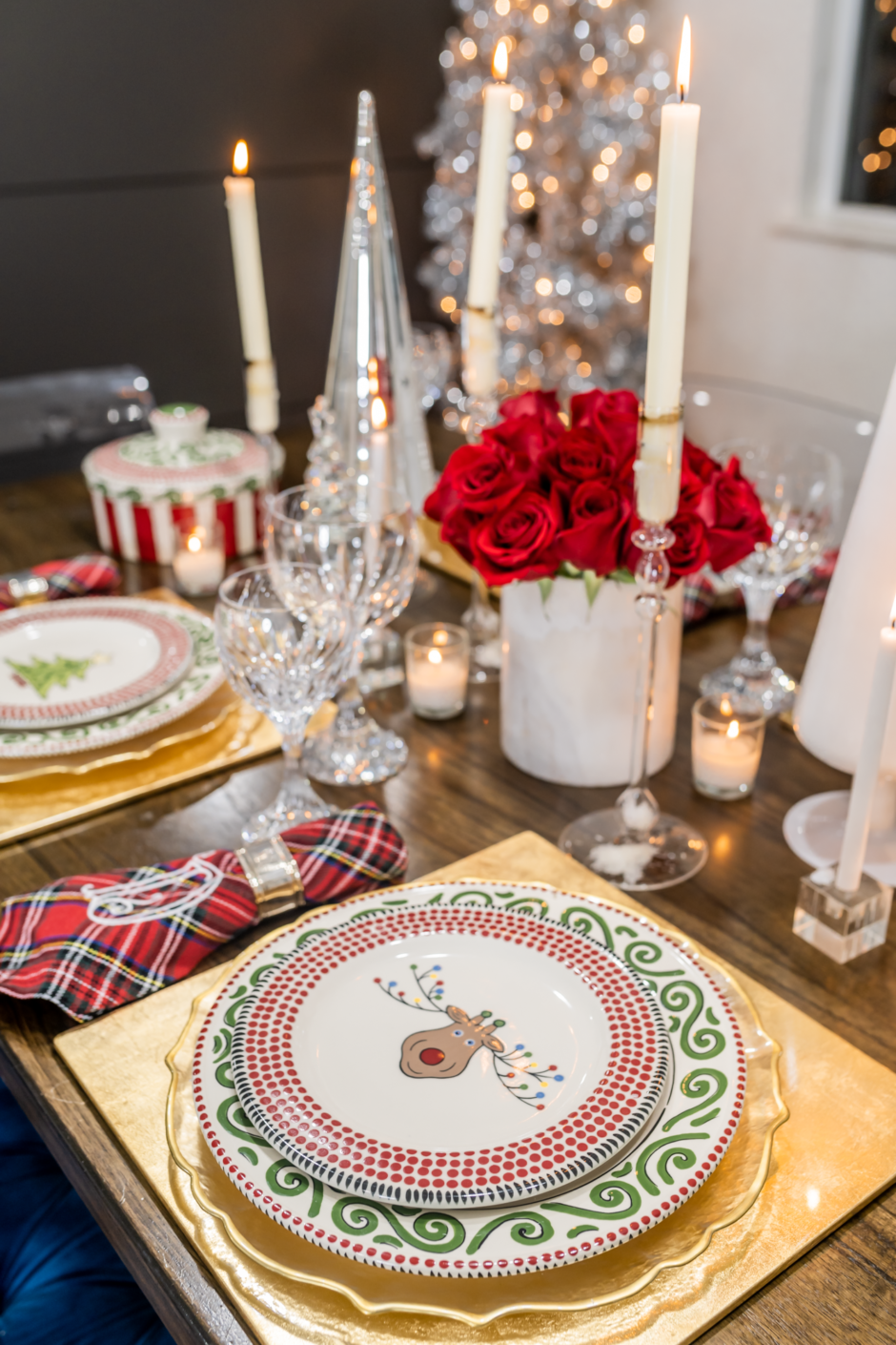 Christmas table decor red and gold