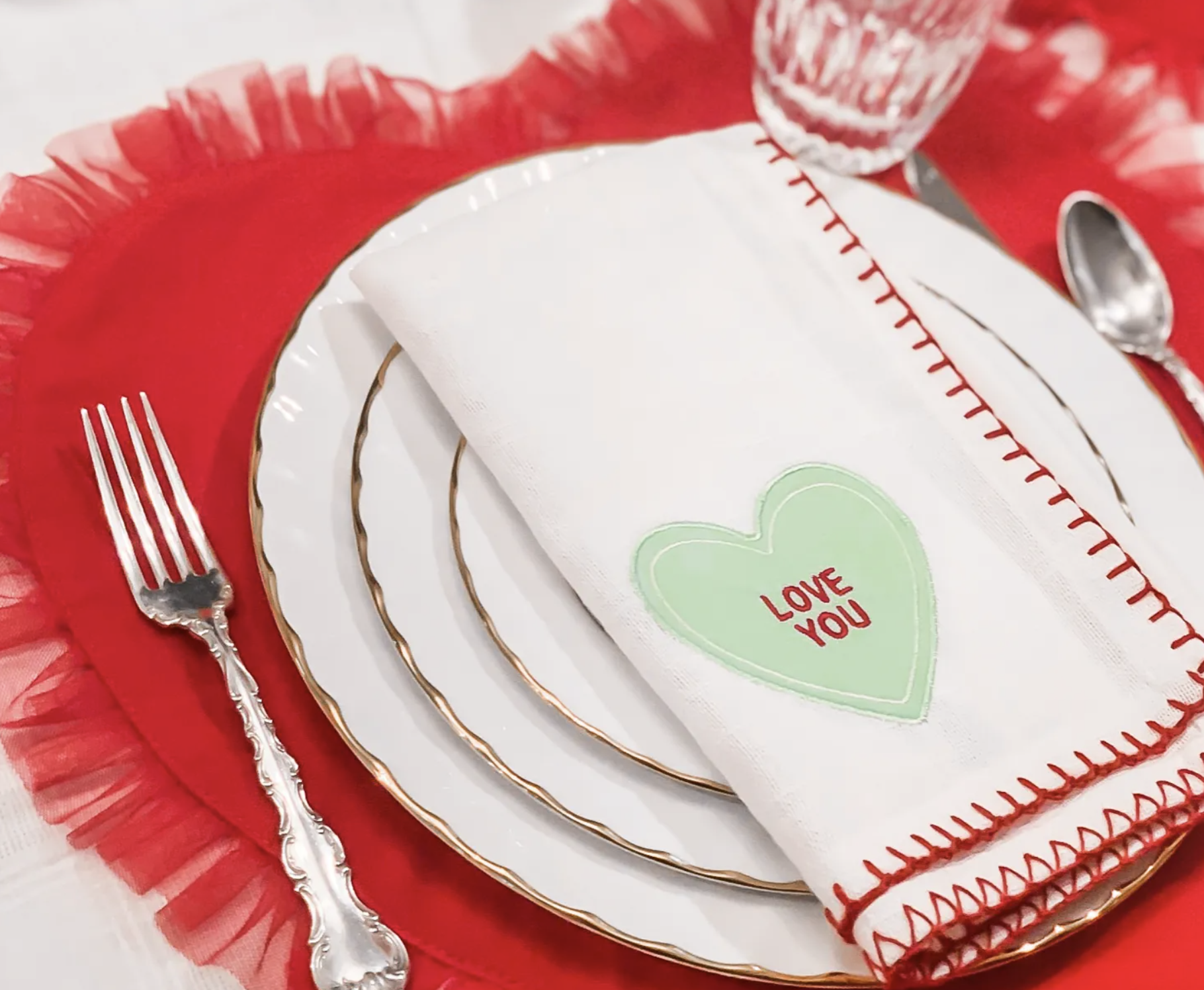 How To Create A Love-Inspired Valentine’s Day Table Setting