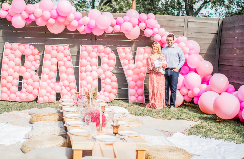 Sip and See Balloon Decor