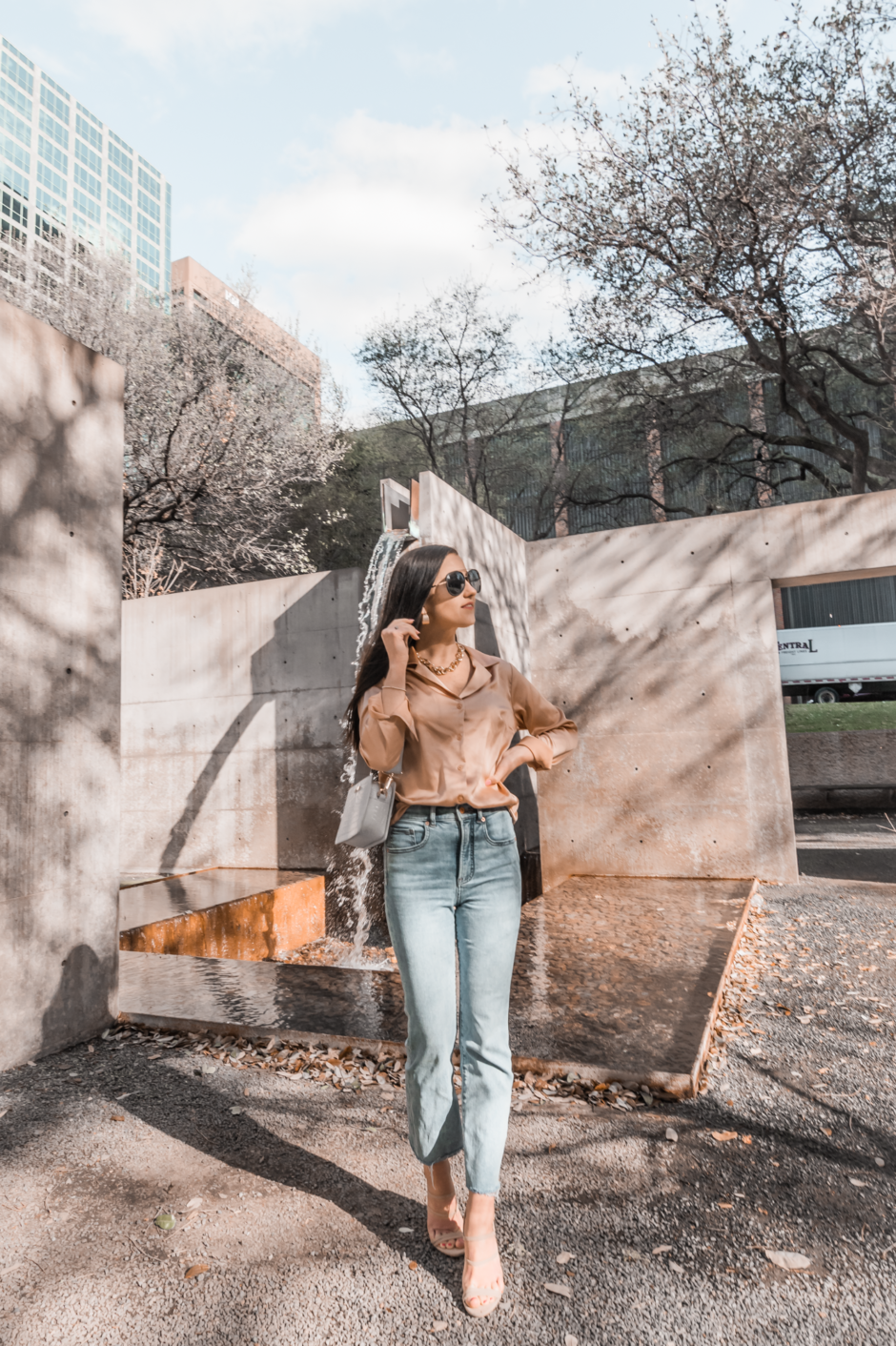 how to wear cropped denim
