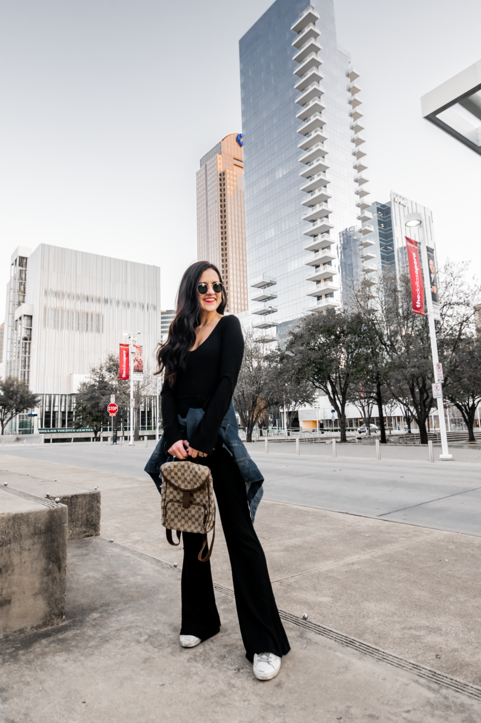 what to wear to the aiport