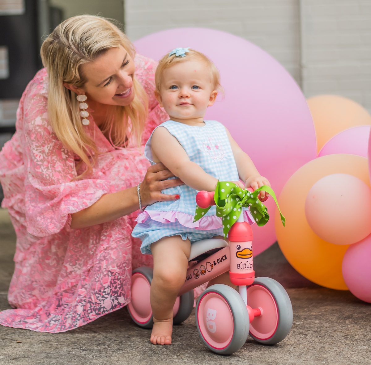 Caroline’s Flower-Themed 1st Birthday Party