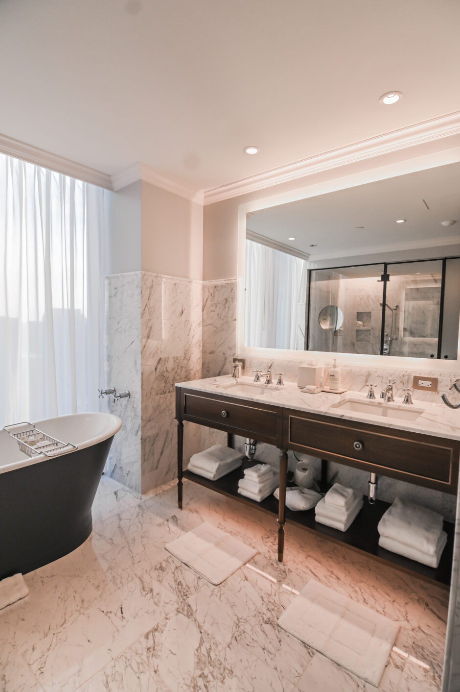 Hotel Swexan Dallas Bathroom